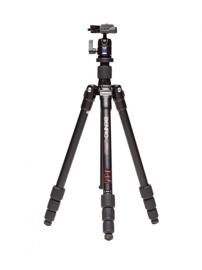 How to Choose the Right Photographic Accessories: Tripods and Monopods